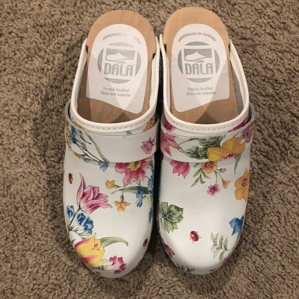 Dala hand painted shoes